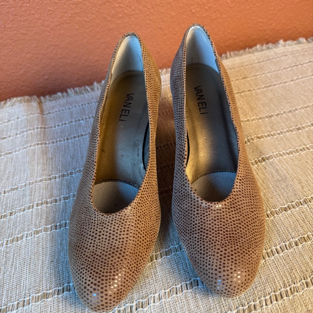 Vaneli pumps - Picture 2 of 10